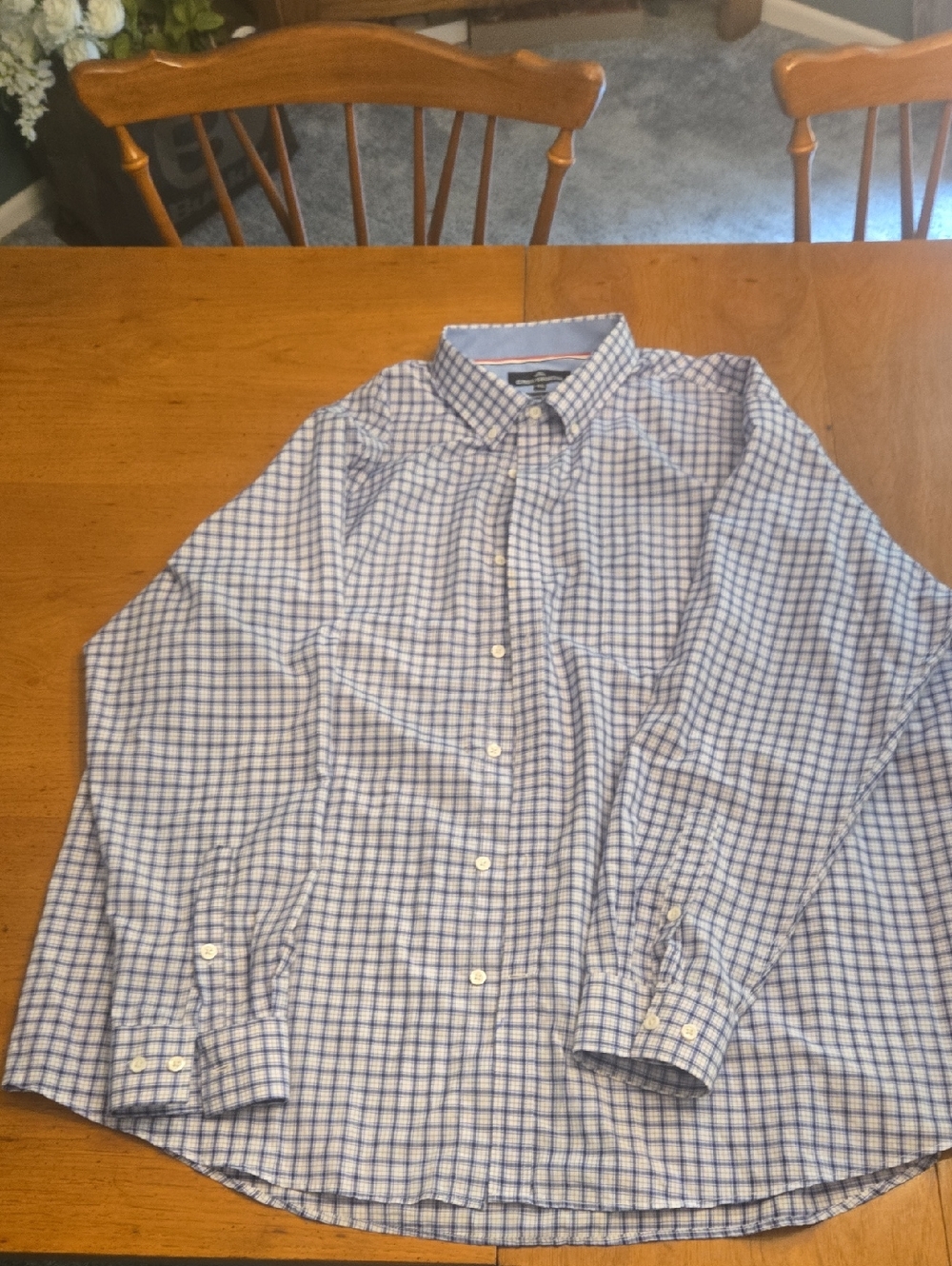 IC COLLECTION Men’s Blue and White Check Button-Down Shirt